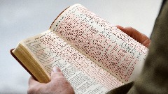 Основне школе у ​​Јути забрањују Библију због "вулгарности и насиља"