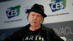 Neil Young obećava da će ukloniti svoju muziku sa Amazona thumb1.jpg