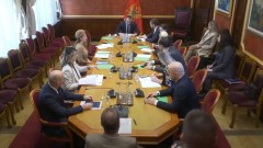 Odgođena sjednica o predlozima za ambasadore u Srbiji i na Kosovu thumb1.jpg