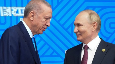 Erdogan rekao Putinu da će Turska podržati proces za mir u Ukrajini koji uključuje sve strane thumb2.jpg