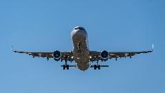 Avion prisilno sletio, otpala mu guma prilikom polijetanja thumb1.jpg