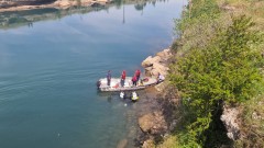 Ronioci izvukli tijelo muške osobe iz Morače  thumb1.jpg