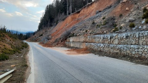 Na pojedinim dionicama odroni, ima izmjena u režimu saobraćaja thumb2.jpg