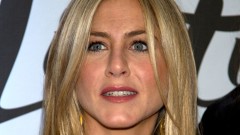 Dženifer Aniston se rasplakala na pitanje o Metju Periju: „Mi ćemo zauvijek biti porodica“ thumb1.jpg