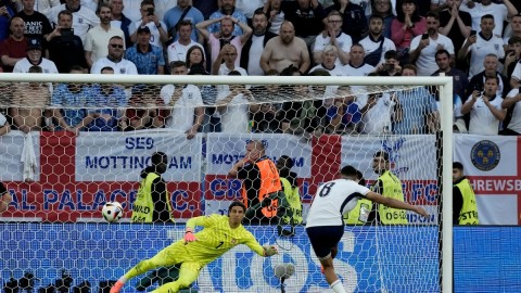 VIDEO: Pogledajte penal seriju Engleske i Švajcarske thumb2.jpg