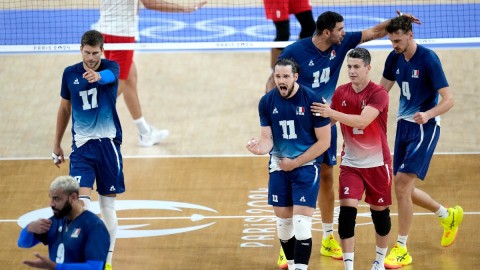 Francuski odbojkaši odbranili zlato iz Tokija thumb2.jpg