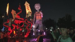 Lutkarska predstava sa sedam metara visokom pletenom skulpturom thumb1.jpg