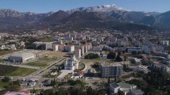 Prinudno privođenje maloljetnika osumnjičenog za pokušaj ubistva Darisa Mujića thumb1.jpg