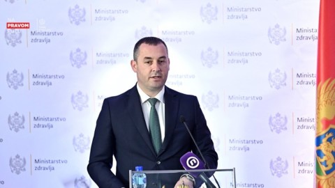 Šćekić čestitao na medalji: Ne moramo da brinemo za budućnost ženskog rukometa thumb2.jpg