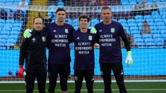 Igrači Aston Vile odali počast Šarkiću: Zauvijek Matija thumb1.jpg