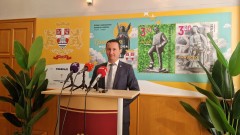 Ćurić: Za kamenovanje automobila odgovorna nikšićka opozicija i neodgovorni pojedinci  thumb1.jpg