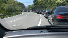 Kilometarske kolone na putevima i graničnim prelazima thumb1.jpg