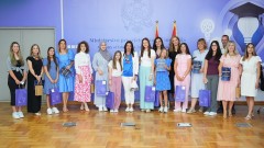 Dodjeljene nagrade dobitnicama konkursa „Žene u nauci – inspiracija za budućnost“ thumb1.jpg