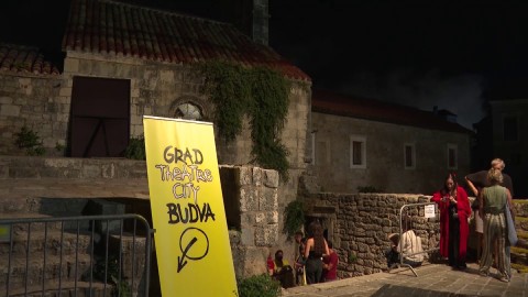 Predstava „Toplo“ izvedena u crkvi Santa Maria in Punta thumb2.jpg