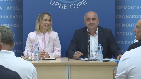Sjednica Glavnog odbora: Joković uvjeren da će nastaviti da bude lider SNP-a thumb2.jpg