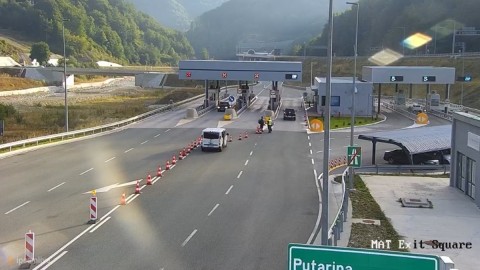 Uživo na Portalu RTCG: Stanje na graničnim prelazima, naplatnim rampama i kretanje gradskog prevoza u Podgorici thumb2.jpg