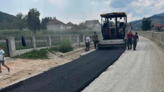 Počelo asfaltiranje dionice Gubavač–Bistrica thumb1.jpg
