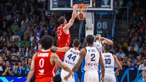 Turski marš u Rigi, Grčka ni da zaprijeti thumb2.jpg