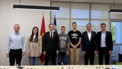 Rektor Božović čestitao timu studenata treće mjesto na evropskom takmičenju iz robotike World Robot Olympiad thumb1.jpg