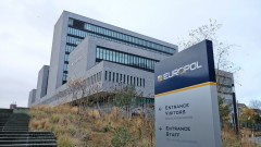 EU jača Europol za borbu protiv krijumčarenja migranata i trgovine ljudima thumb1.jpg