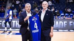 Gest za primjer: Budućnost uručila Nikoli Antiću dres sa brojem četiri thumb1.jpg