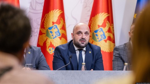 Božović: Predložićemo "antimafija" zakon i posebnu agenciju za oduzetu imovinu thumb2.jpg