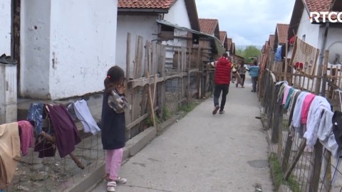 "RE populaciji omogućiti pravo na zdravstvenu zaštitu" thumb2.jpg
