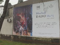Reprodukcija djela Dada Đurića na zgradi ULUCG i9iiiii.jpg