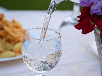 Koliko vode treba piti tokom ljetnih mjeseci