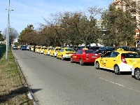 Taksisti traže ograničavanje cijena goriva