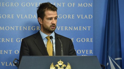 Abazović da podnese ostavku u Vladi koju ruši Abazović da podnese ostavku u Vladi koju ruši