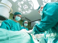 Odbili da obave transplantaciju srca, jer je pacijent nevakcinisan