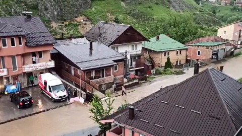 Ponovo poplavila domaćinstva u Zelenskoj ulici Ponovo poplavila domaćinstva u Zelenskoj ulici
